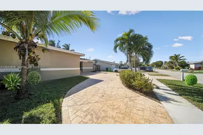 9650 NW 24th St, Sunrise, FL 33322 - Photo 2