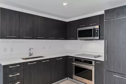 45 SW 9th St #3502, Miami, FL 33130 - Photo 8