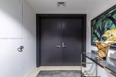 900 Biscayne Blvd #2002, Miami, FL 33132 - Photo 2