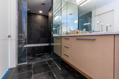 900 Biscayne Blvd #2002, Miami, FL 33132 - Photo 28