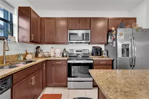 2484 SE 1st St, Homestead, FL 33033 - Photo 10