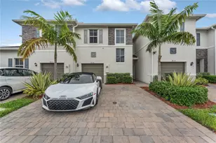 805 SE 18th St, Homestead, FL 33034 - Photo 1