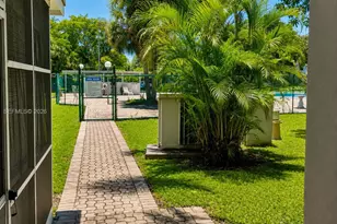 447 NE 195th St, Miami, FL 33179 - Photo 14