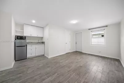1041 NE 9th Ave #A5, Fort Lauderdale, FL 33304 - Photo 10
