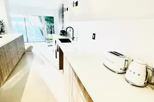 8300 Hawthorne Ave, Miami Beach, FL 33141 - Photo 6