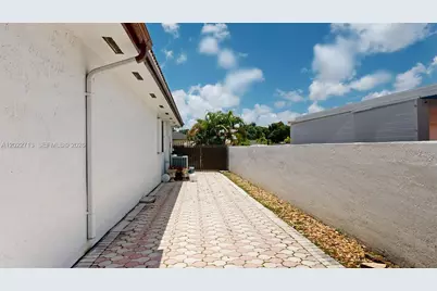 357 W 44th St, Hialeah, FL 33012 - Photo 82