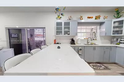 357 W 44th St, Hialeah, FL 33012 - Photo 18