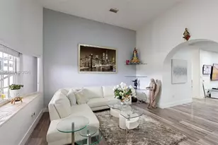 357 W 44th St, Hialeah, FL 33012 - Photo 10