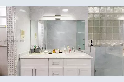 357 W 44th St, Hialeah, FL 33012 - Photo 36