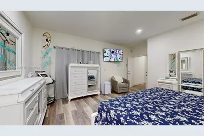 357 W 44th St, Hialeah, FL 33012 - Photo 24