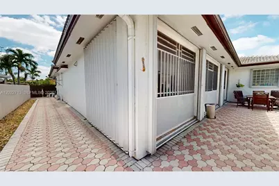 357 W 44th St, Hialeah, FL 33012 - Photo 80