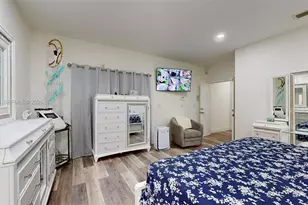 357 W 44th St, Hialeah, FL 33012 - Photo 30