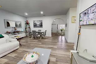 357 W 44th St, Hialeah, FL 33012 - Photo 16