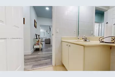 357 W 44th St, Hialeah, FL 33012 - Photo 56