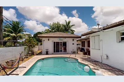 357 W 44th St, Hialeah, FL 33012 - Photo 74