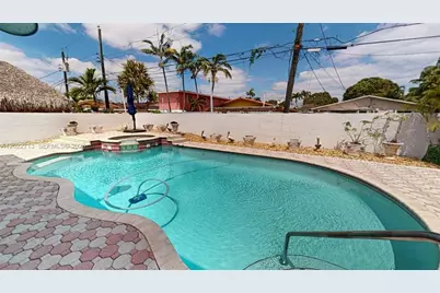 357 W 44th St, Hialeah, FL 33012 - Photo 64