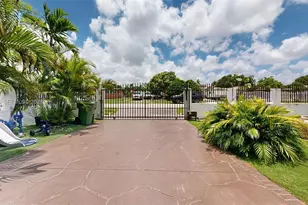 357 W 44th St, Hialeah, FL 33012 - Photo 6