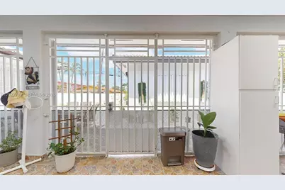 357 W 44th St, Hialeah, FL 33012 - Photo 60