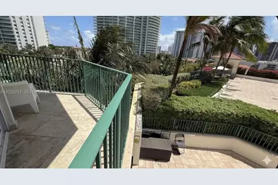 20000 E Country Club Dr #601, Aventura, FL 33180 - Photo 10