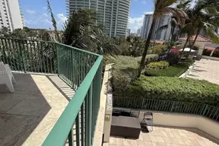 20000 E Country Club Dr, Aventura, FL 33180 - Photo 10