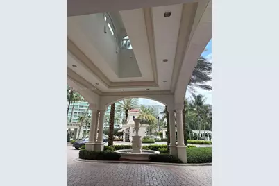 20000 E Country Club Dr #601, Aventura, FL 33180 - Photo 14