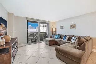 6039 Collins Ave, Miami Beach, FL 33140 - Photo 2