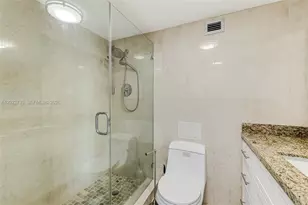 6039 Collins Ave, Miami Beach, FL 33140 - Photo 26