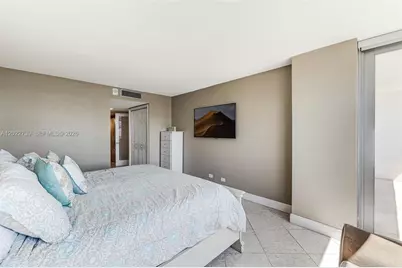 6039 Collins Ave #936, Miami Beach, FL 33140 - Photo 30