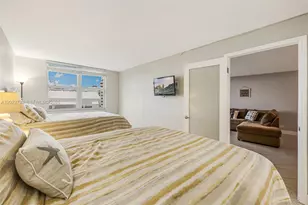 6039 Collins Ave, Miami Beach, FL 33140 - Photo 16