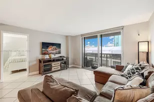6039 Collins Ave, Miami Beach, FL 33140 - Photo 4