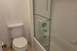 413 Lakeview Dr, Weston, FL 33326 - Photo 8