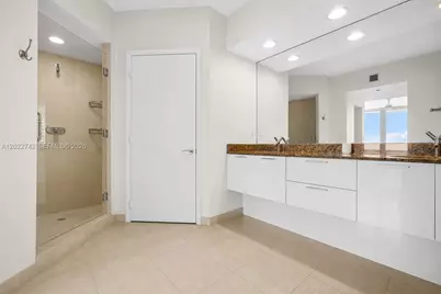 400 Alton Rd #907, Miami Beach, FL 33139 - Photo 16
