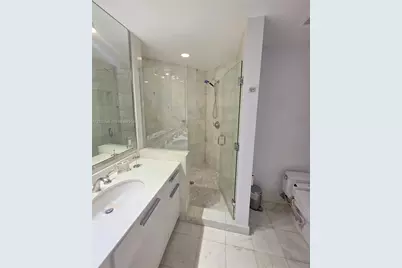 1060 Brickell Ave #2201, Miami, FL 33131 - Photo 26