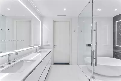 300 Biscayne Blvd Way #1802, Miami, FL 33131 - Photo 18