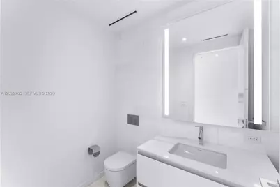 300 Biscayne Blvd Way #1802, Miami, FL 33131 - Photo 10