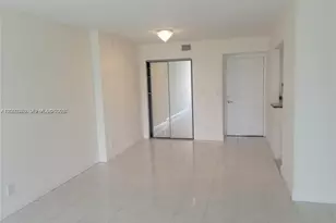 100 Bayview Dr, Sunny Isles Beach, FL 33160 - Photo 6
