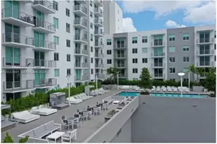 729 NW 2nd St, Miami, FL 33128 - Photo 1