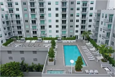 729 NW 2nd St #422, Miami, FL 33128 - Photo 2
