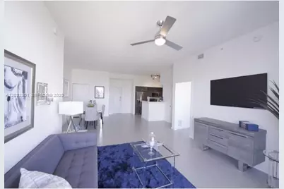 729 NW 2nd St #422, Miami, FL 33128 - Photo 4