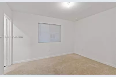 2474 SE 10th Ct, Homestead, FL 33035 - Photo 10