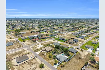 1413 NE 4th Pl, Cape Coral, FL 33909 - Photo 38