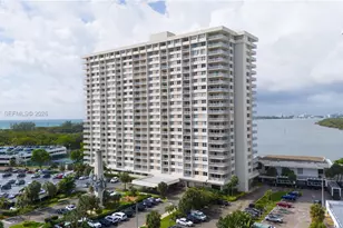 300 Bayview Dr, Sunny Isles Beach, FL 33160 - Photo 6
