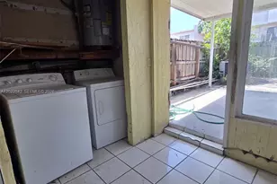 1104 W 44th St, Hialeah, FL 33012 - Photo 10