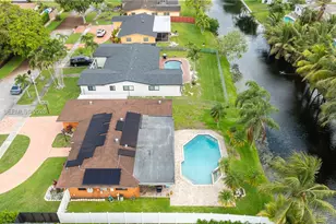 321 NW 96th Ave, Pembroke Pines, FL 33024 - Photo 30