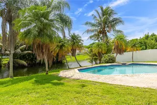 321 NW 96th Ave, Pembroke Pines, FL 33024 - Photo 44
