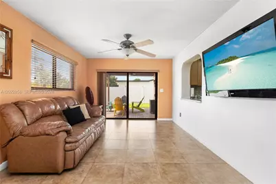 321 NW 96th Ave, Pembroke Pines, FL 33024 - Photo 24