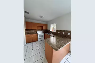 18615 NW 84th Pl #103-1, Hialeah, FL 33015 - Photo 2