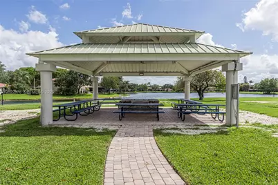 1530 W Harmony Lake Cir, Davie, FL 33324 - Photo 46