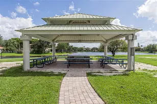 1530 W Harmony Lake Cir, Davie, FL 33324 - Photo 46