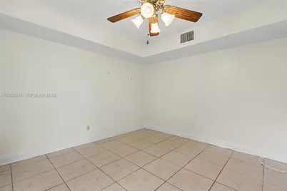 1530 W Harmony Lake Cir, Davie, FL 33324 - Photo 16